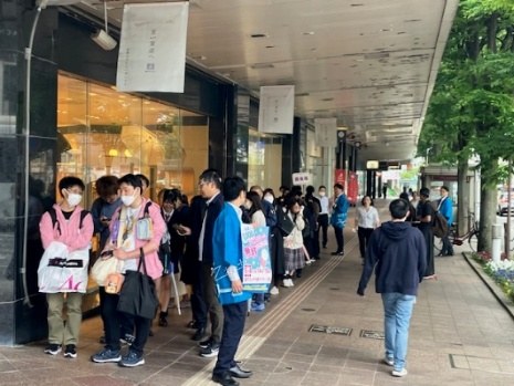 配布数量1,000個のアイスクリームを、約1時間で配布することができました。